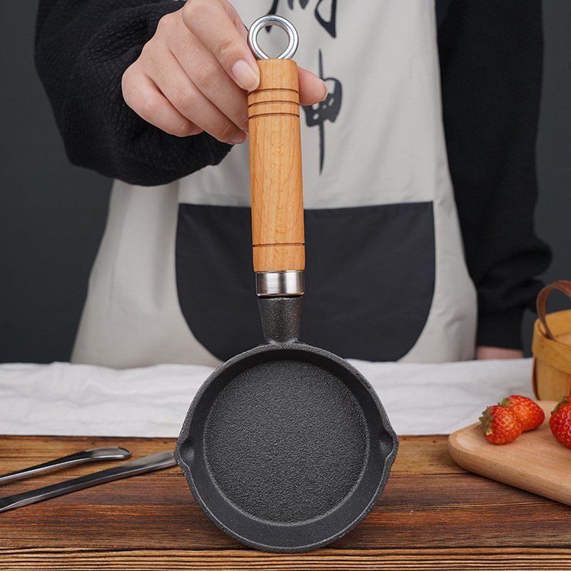 Manufactures No stick omelette cast iron fry Egg pan cookware cooking skillet frying pan with wooden handle