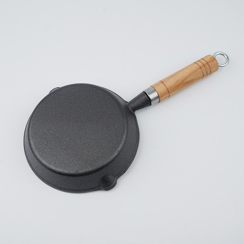 Manufactures No stick omelette cast iron fry Egg pan cookware cooking skillet frying pan with wooden handle