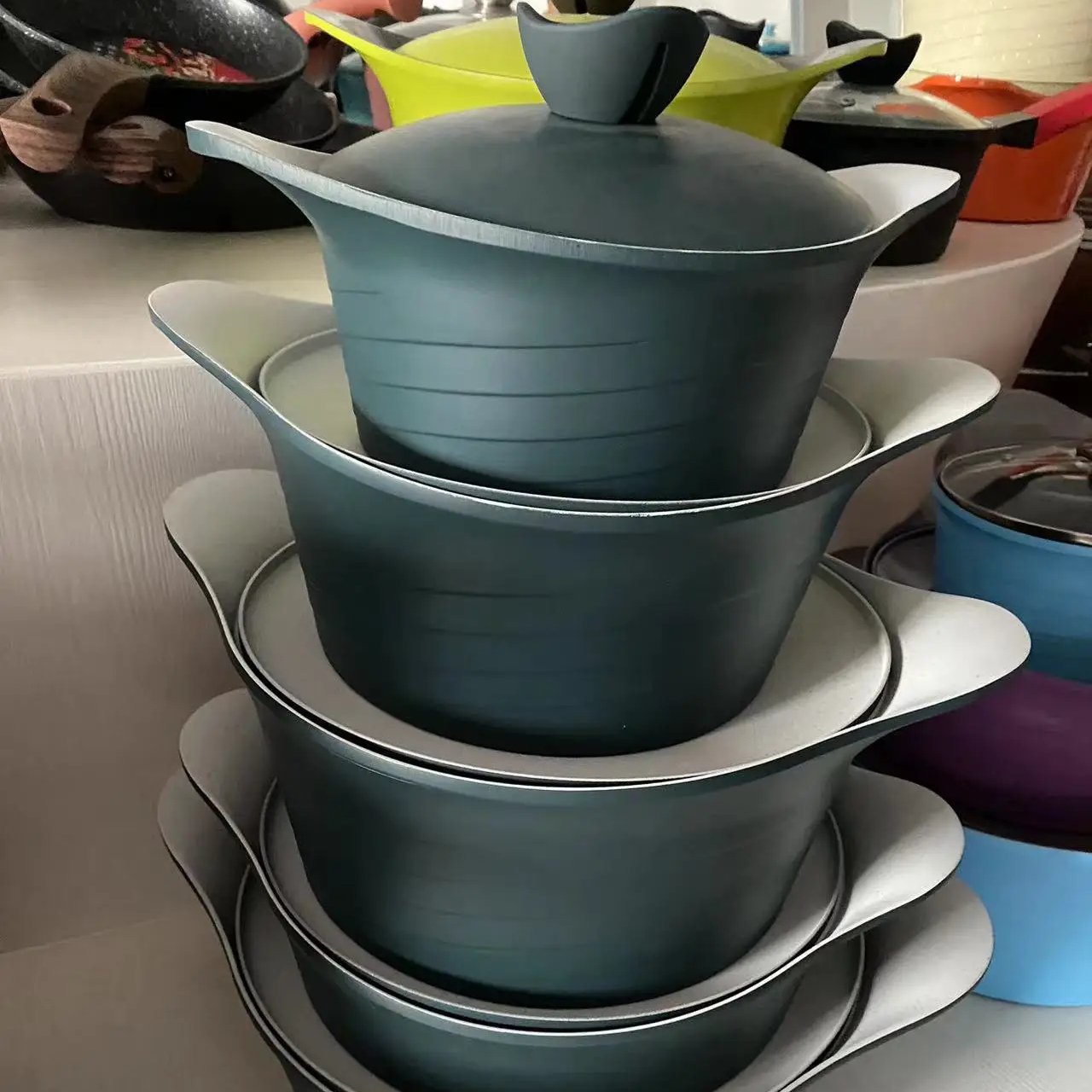 Wholesale Kitchen Ware Cook Set Coating Non-stick Soup Pot Pan Cookware Sets Forged Aluminum Casserole For Nonstop Cooking