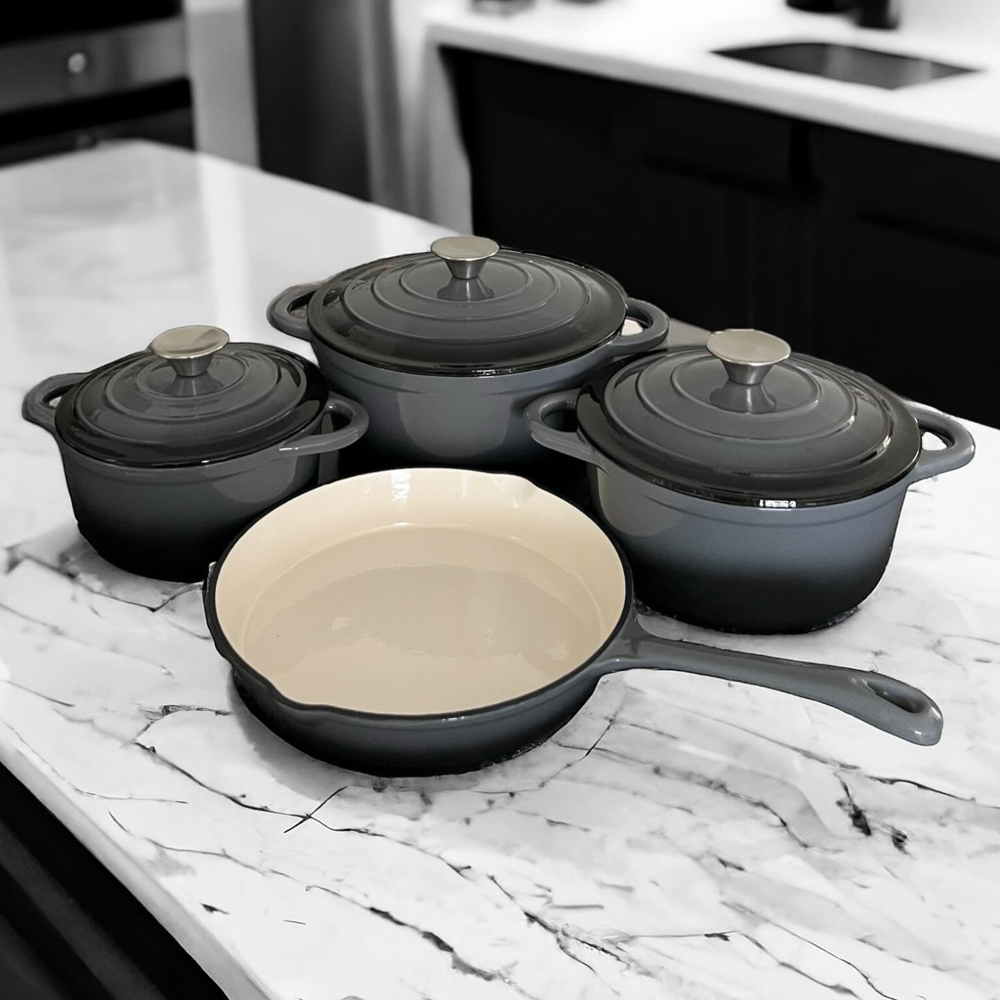 Factory custom Dutch Pan non-stick stockpot Frying pan casserole enamelled Pre-seasoned Cookware set