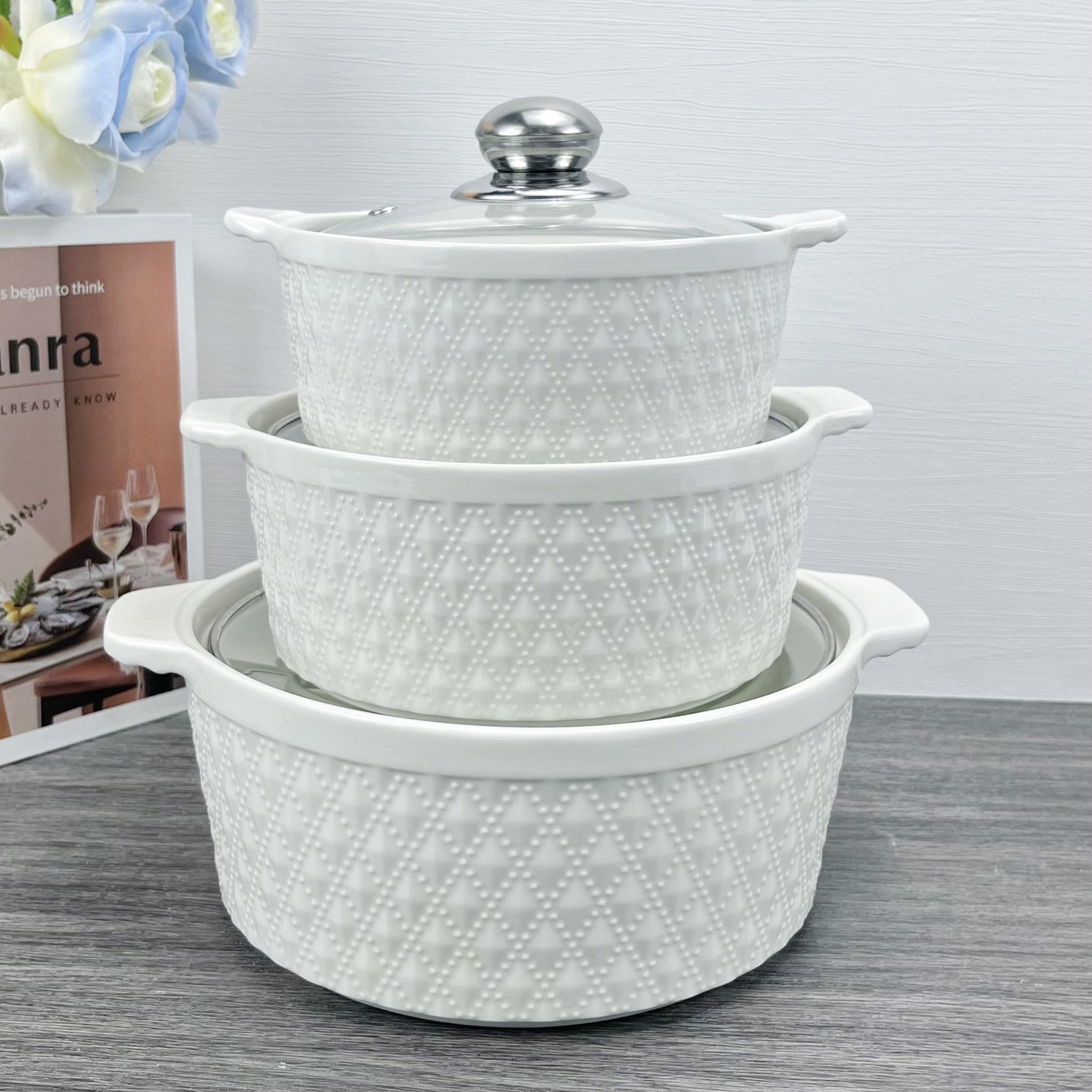 Porcelain Tableware White Casserole Pot Embossed Ceramic Soup Pot Sets with Glass Lid