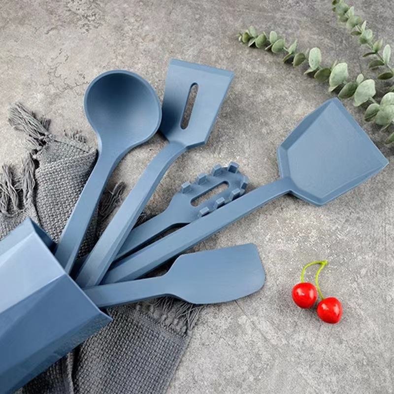 2023 New Product 6 pcs Food Grade Safe Silicone Tools Full Silicone kitchen accessories set with plastic holder