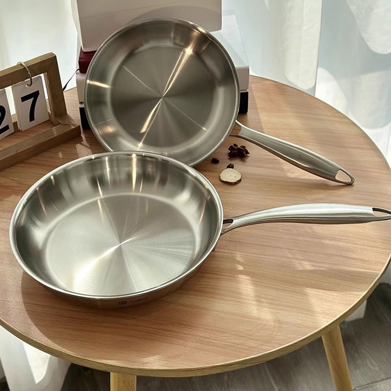 9.5-Inch Open Skillet Chef's Classic Stainless Steel Cookware Collection