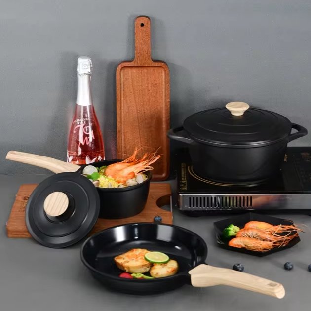 Top Selling Aluminum Nonstick Coating Pan And Pot Large Capacity Soup Pot Kitchenware Cookware Sets
