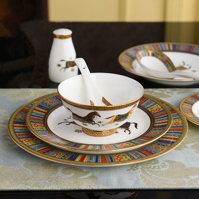 Promotional 4pcs Inch Western Europe Palace Luxury War Horse Dining Room Sets Bone China Dishes & Plates