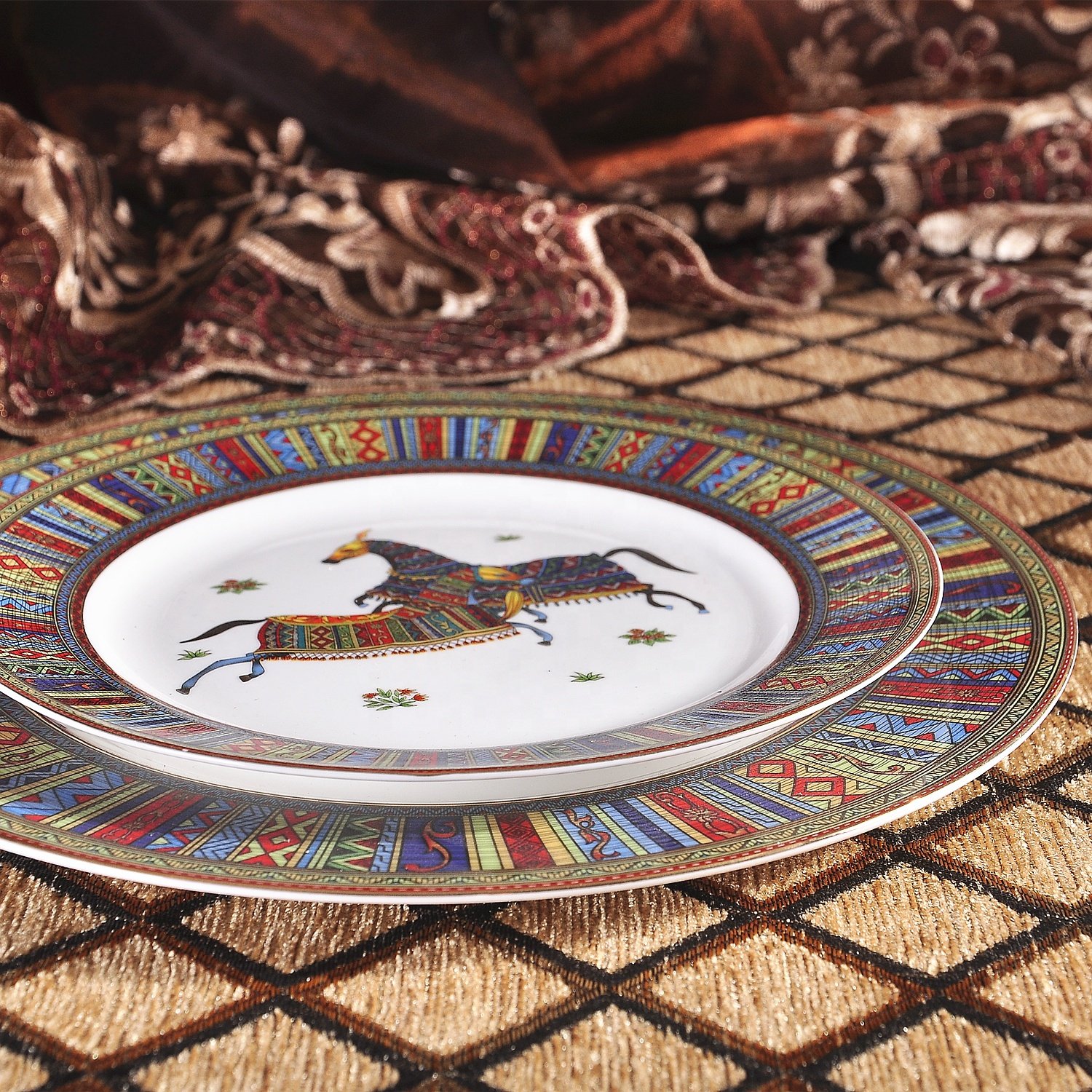 Promotional 4pcs Inch Western Europe Palace Luxury War Horse Dining Room Sets Bone China Dishes & Plates