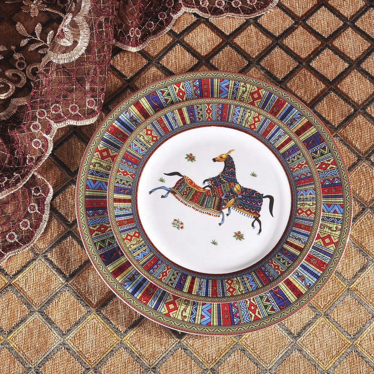 Promotional 4pcs Inch Western Europe Palace Luxury War Horse Dining Room Sets Bone China Dishes & Plates