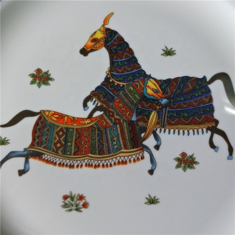 Promotional 4pcs Inch Western Europe Palace Luxury War Horse Dining Room Sets Bone China Dishes & Plates