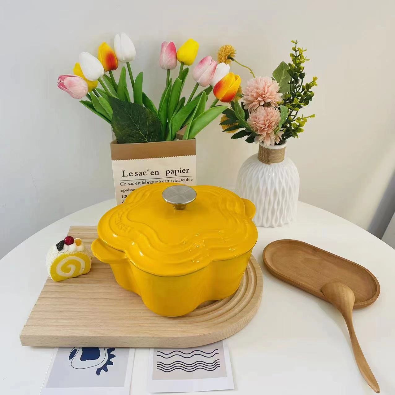 Most popular Customized Cast iron Cookware Sets non- stick enameled Dutch Oven pot