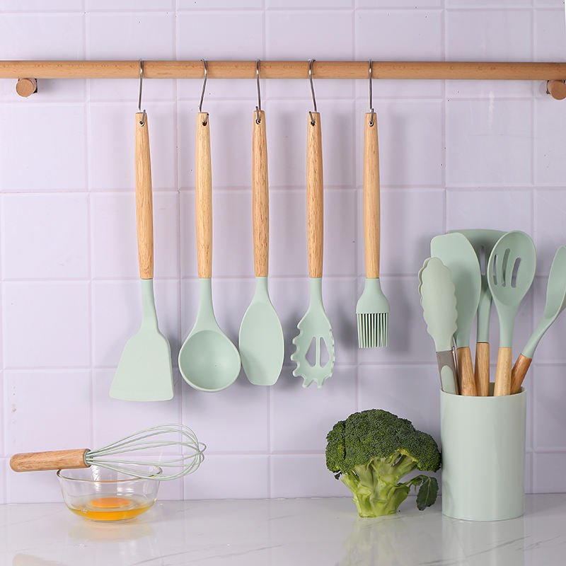 High Quality Spatula Stirring Set 12 Pcs Silicone Kitchen Cookware Set With Wooden Handle Heavy