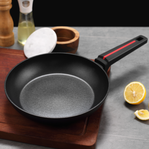 Cookware set 20/24/26cm Non stick Frypan Bakelite handle with induction bottom fryers pots and pan kitchen set
