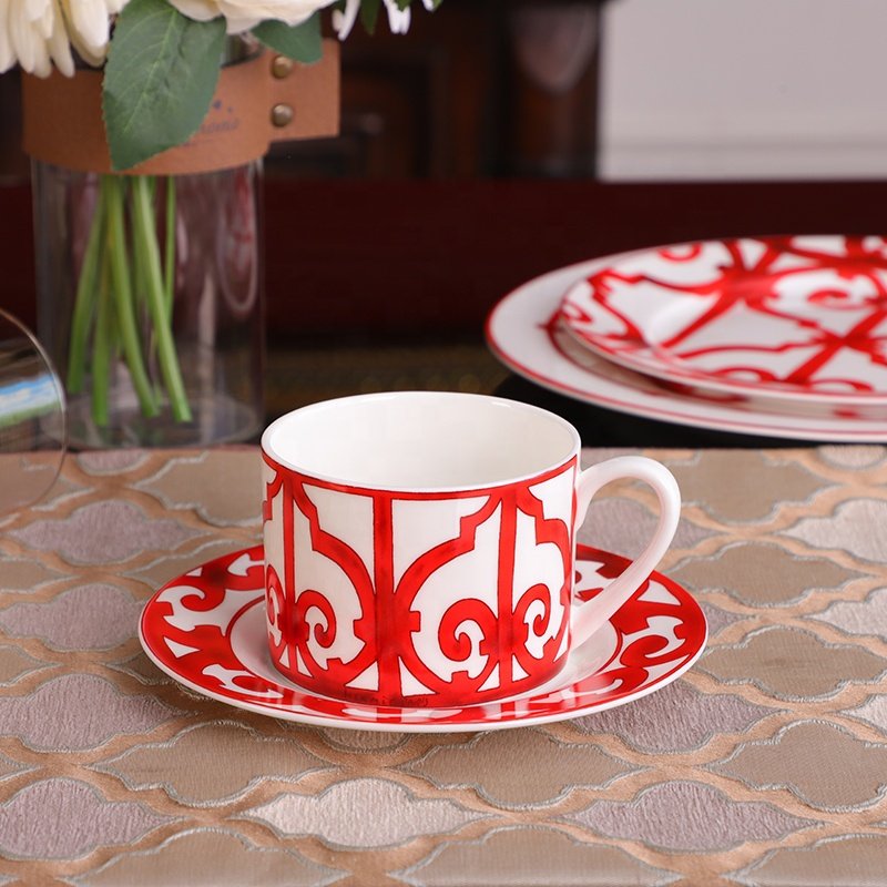 Fashion Western Europe Luxury Spanish Red Window Dining Room Home Decors Bone China Dinnerware Sets
