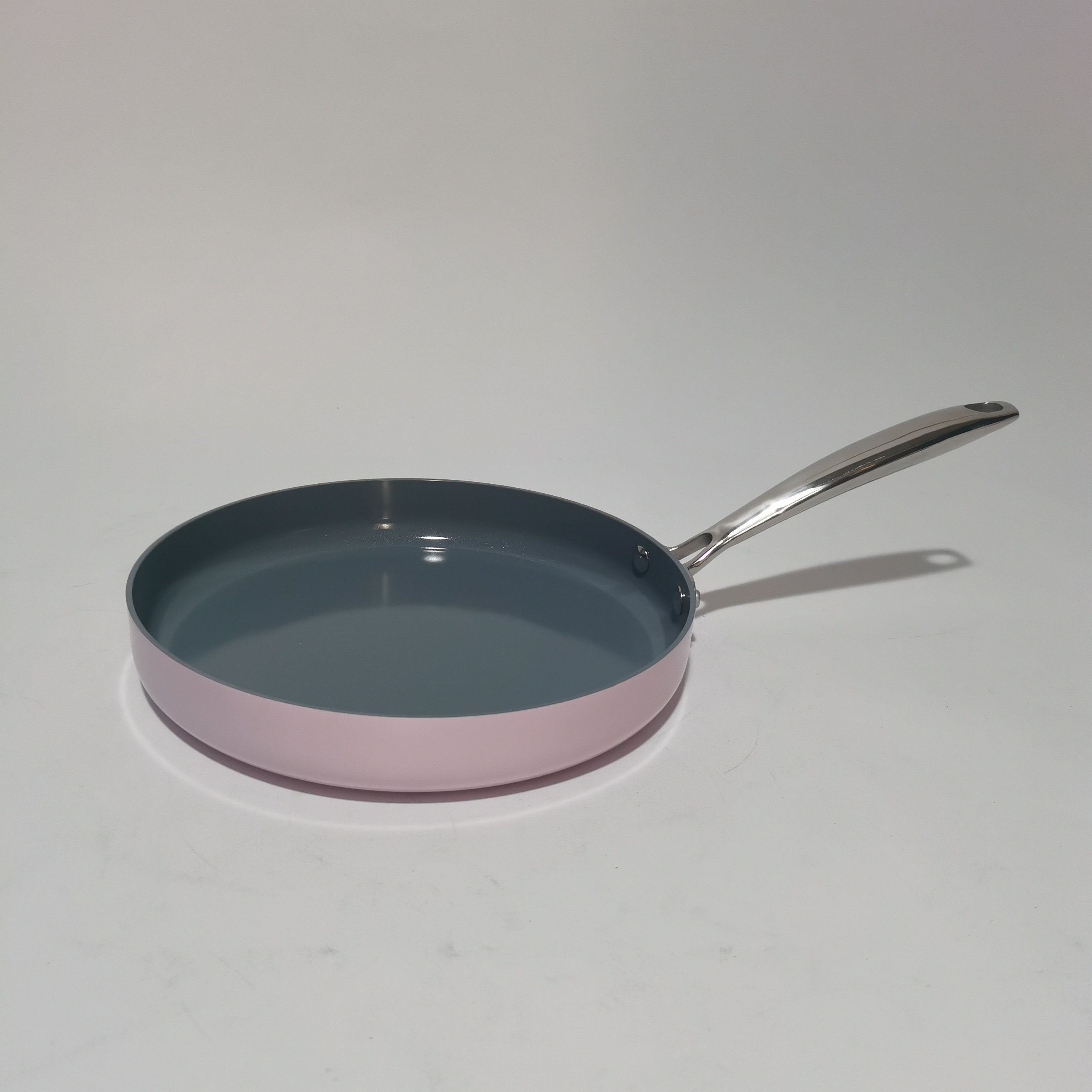 2023 Hot Selling Aluminum Non Stick Ceramic Inner Coating Frying Pan Cookware Set with Alu. Flat Lid