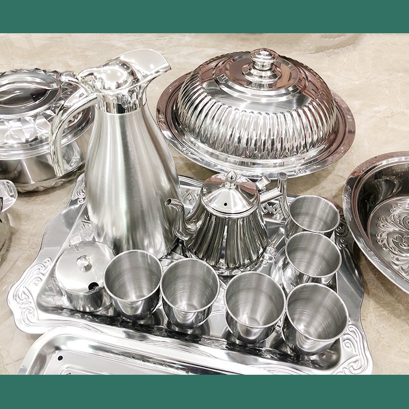 28 Pcs Party Dinnerware Set Food Storage Container Food Serving Tray with Cups Spoon Stainless Steel for Outdoor Metal Silver