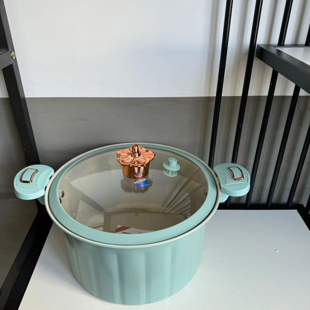 Hot Selling Home 8L Large Capacity Soup Pot Non-stick Double Ear Pot With Glass Lid Cooker Enamel Micro Pressure Cookware