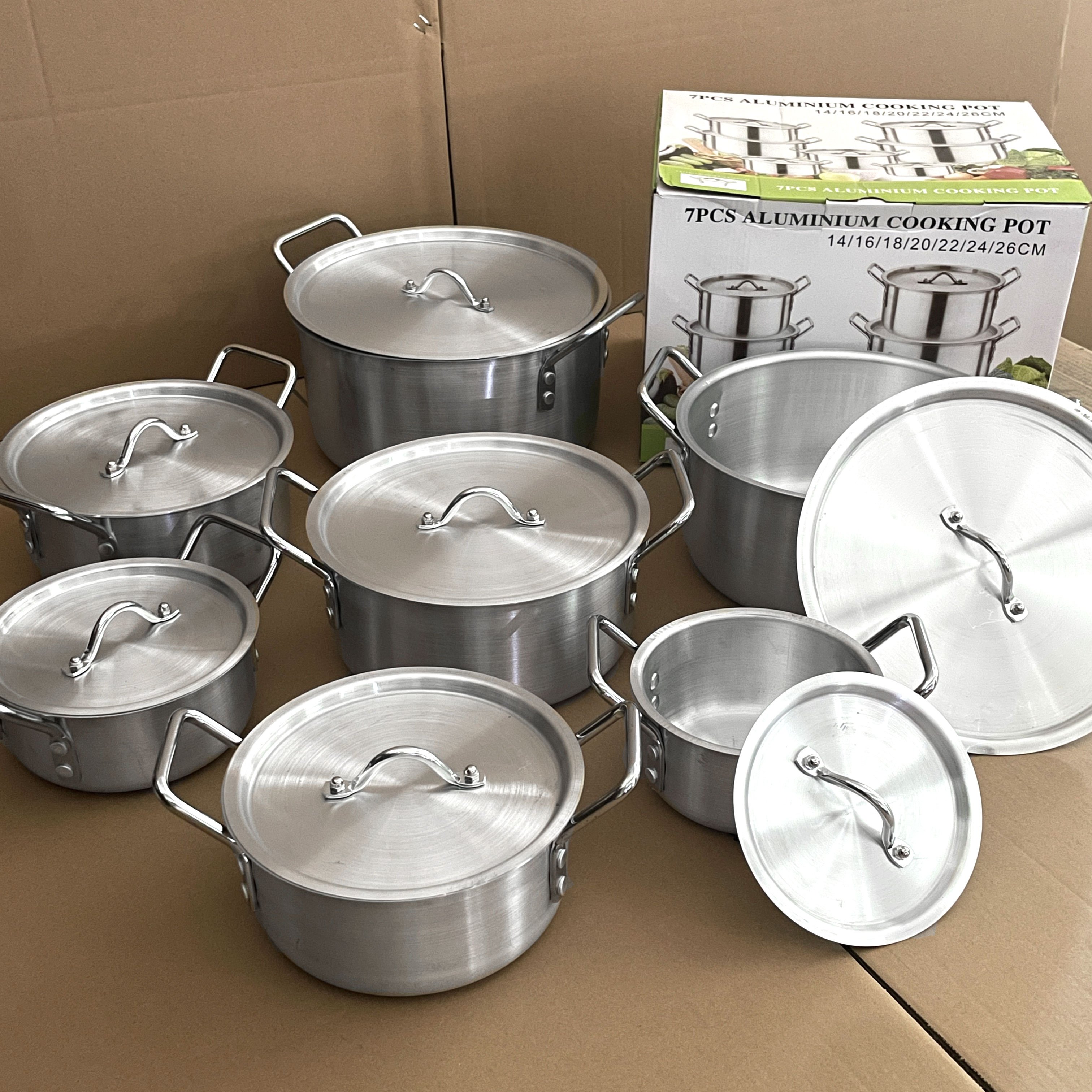 High Quality 14-Piece Non-Stick Aluminum Cookware Set Large Capacity Classic Design Handles 14-26CM Soup Pots Lids