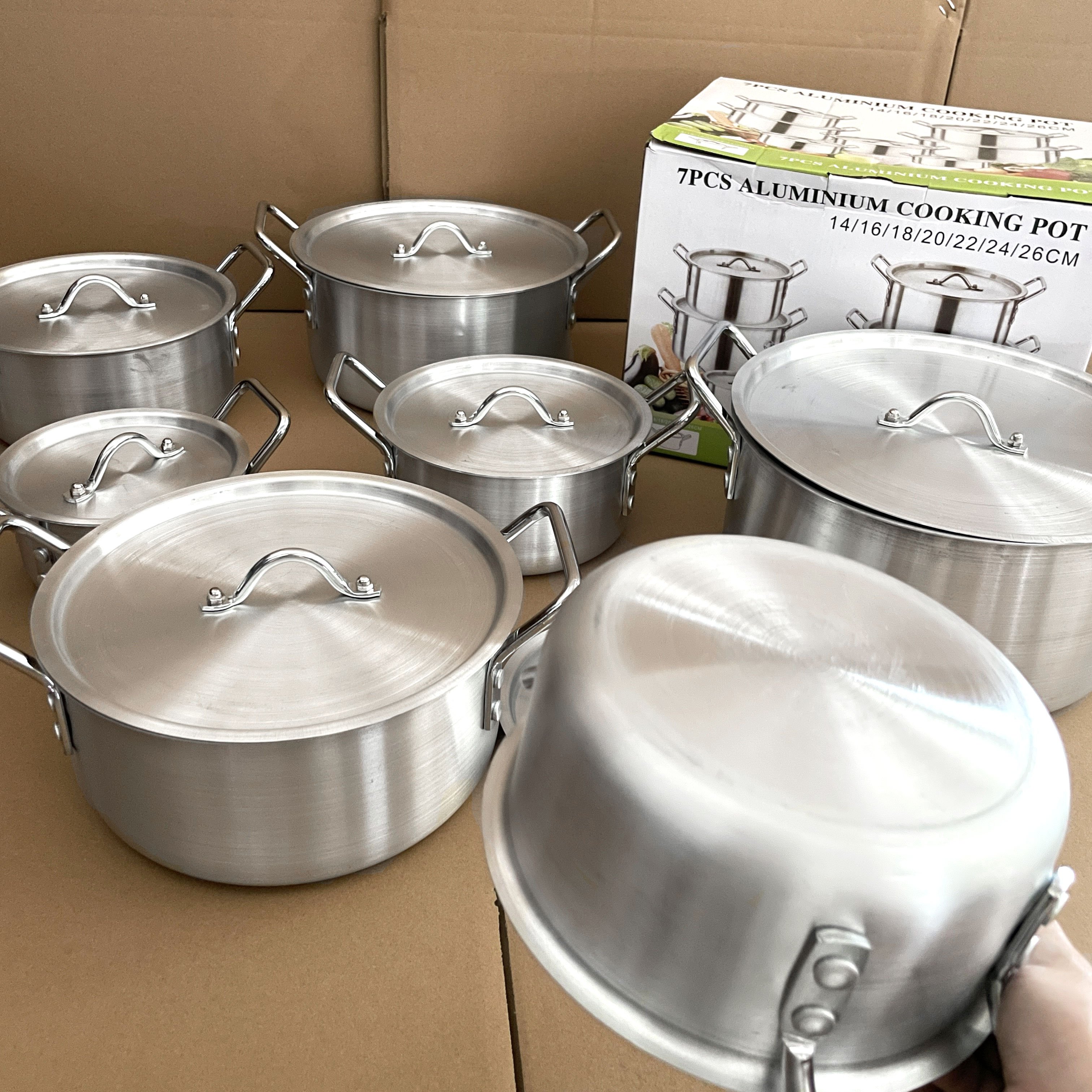 High Quality 14-Piece Non-Stick Aluminum Cookware Set Large Capacity Classic Design Handles 14-26CM Soup Pots Lids