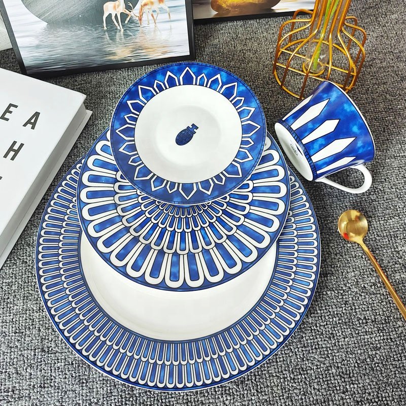 Wholesale 4pcs Western Luxury Blue Color Dining Room Porcelain Dinnerware Sets Exquisite Ceramic Home Decor Plates