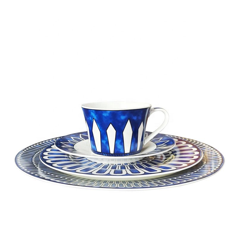 Wholesale 4pcs Western Luxury Blue Color Dining Room Porcelain Dinnerware Sets Exquisite Ceramic Home Decor Plates
