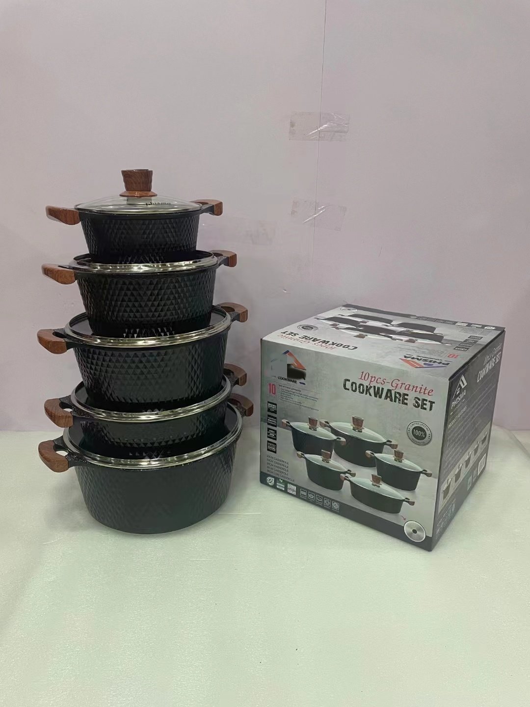 Hot Selling deep saucepot 10pcs aluminum die cast cookware sets with non-stick coating frypan