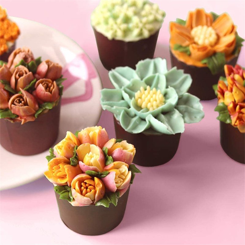 Hot selling 32pcs nozzles set 304 Stainless Steel Pastry nozzles piping bags Cake Decorating Supplier