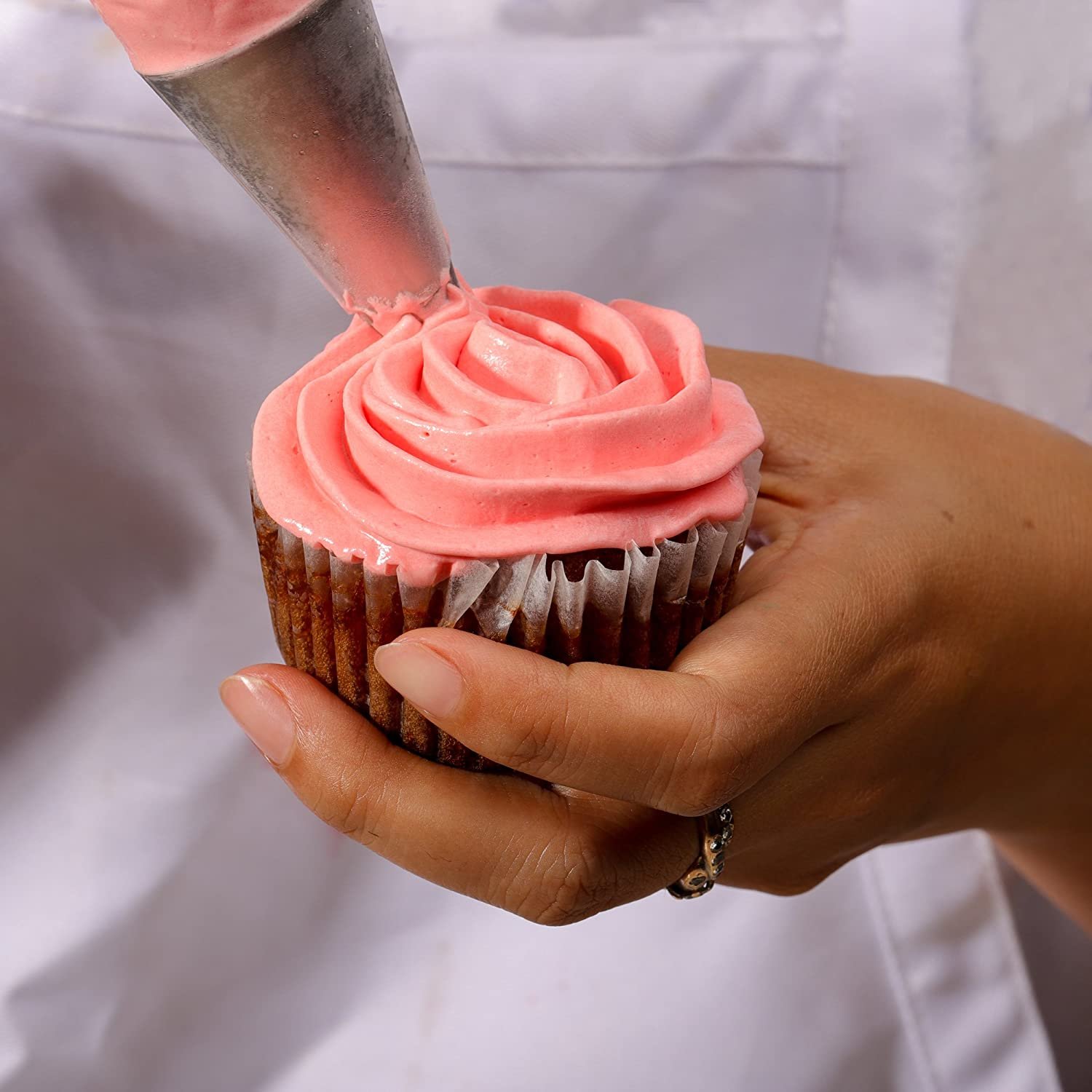 Hot Sale Stainless Steel Cake Decorating Nozzles Tools Cake Decorating Supplies Russian Piping Tips