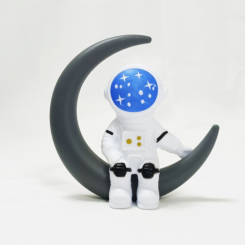Hot Sale Cosmonaut Model Cake Decorating Supplies Baking Accessories Ornaments Astronaut Party