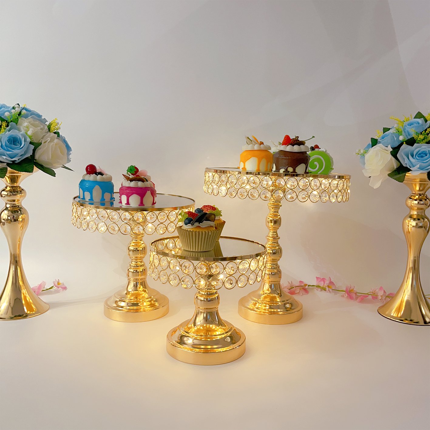 Wholesale Crystal Clear multilevel Cake Display Stands Crystal Cake Stand Riser & Wedding Centerpieces