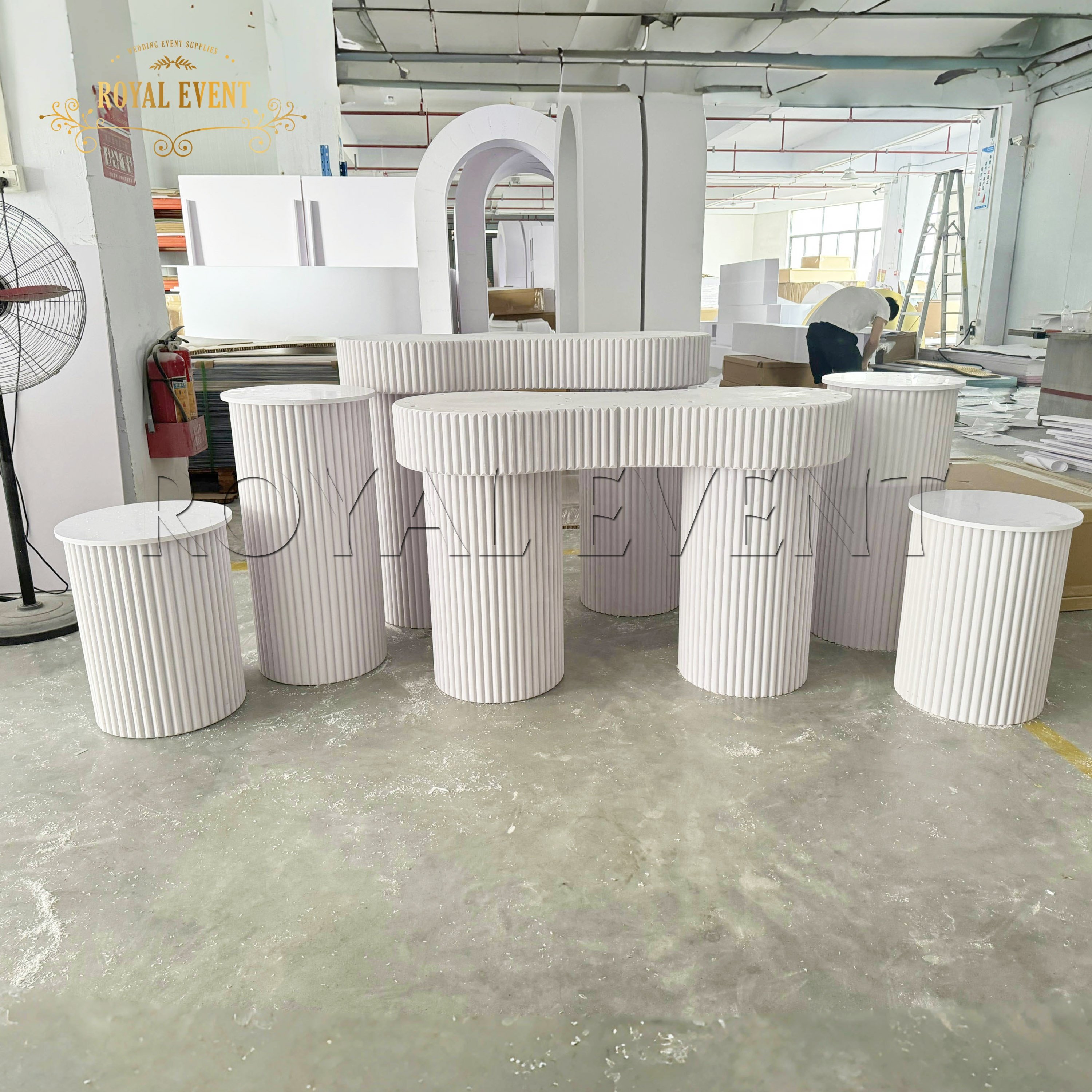 Latest Design PVC Wedding Event Decoration Reception Table Church Pulpit Wedding Party Cake Table For Sale