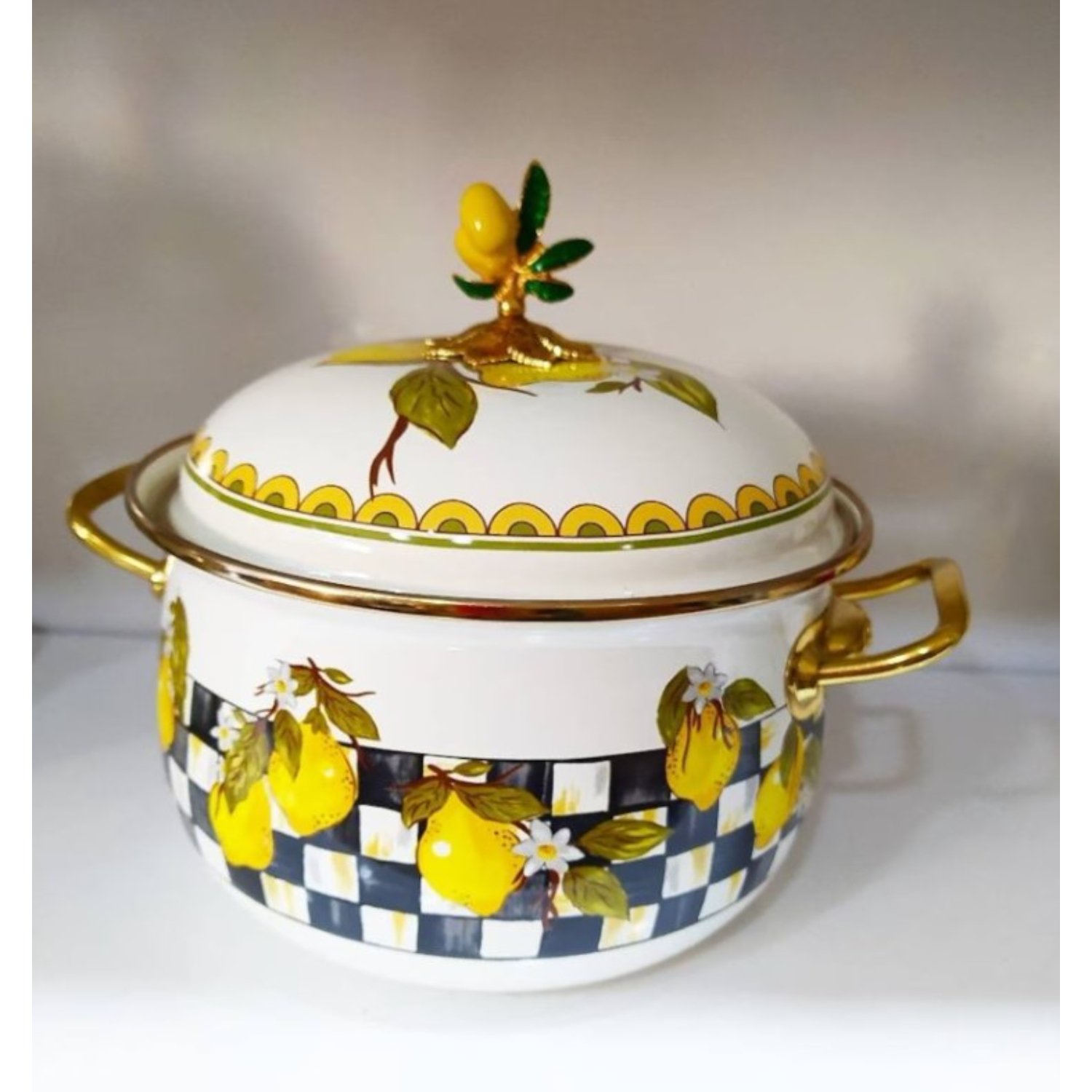 Round Shape Casserole Dish With Lid And Handle For Serve Ware Hotel Ware And Restaurant Tabletop Enameled Design Cook Ware