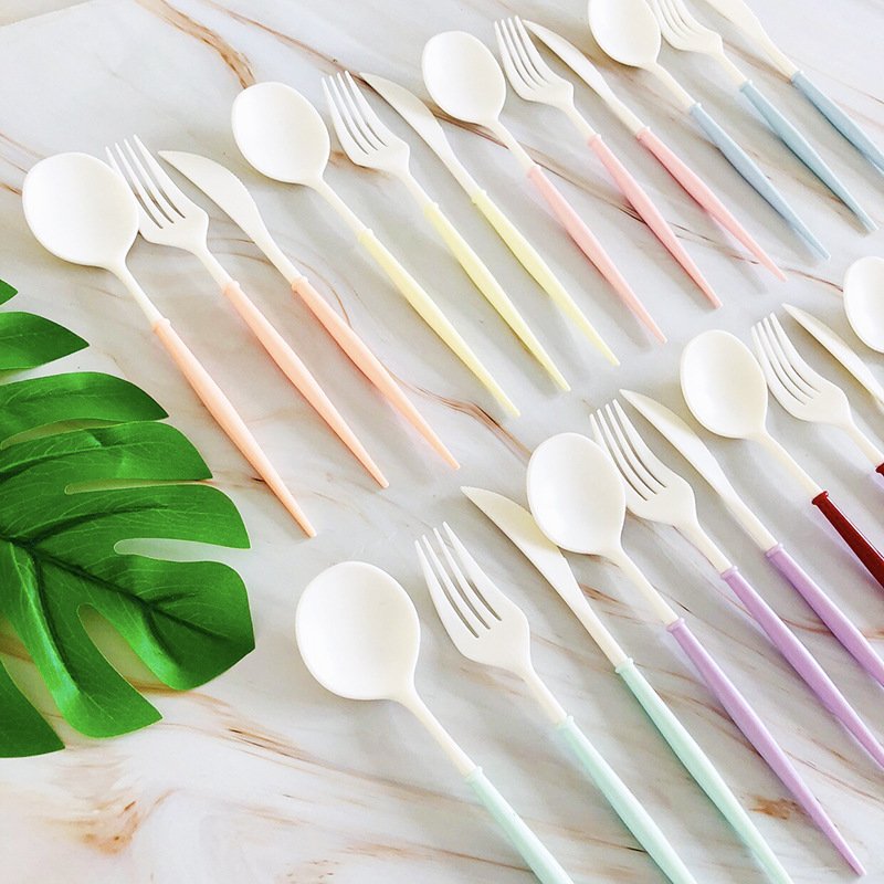 BPA free Plastic Disposable Dinnerware Set Cutlery Set Purple Red Yellow Knife/Fork/Spoon/Napkin 20cm for Parties Supplies