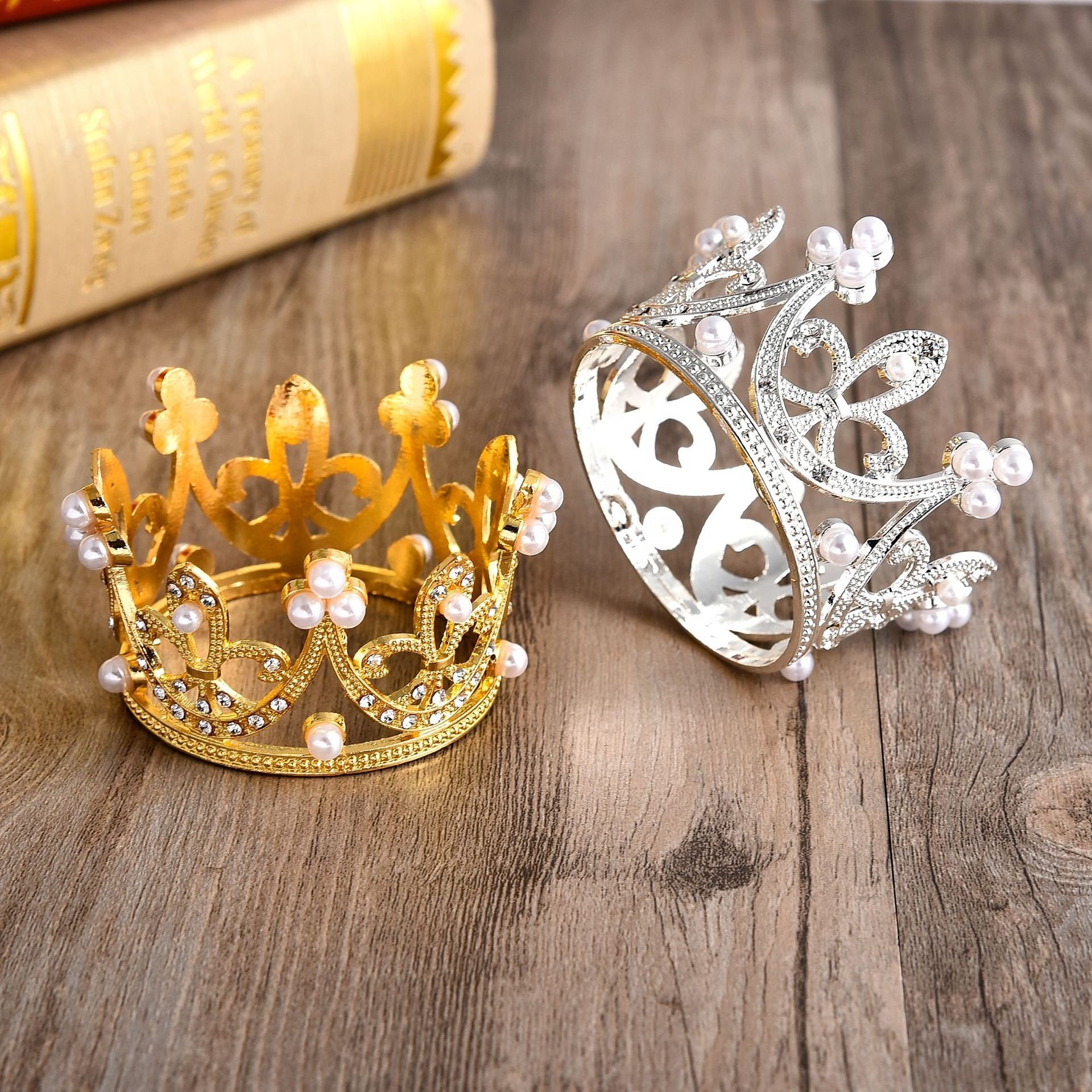 Hot sale children small pearl tiara metal crown with diamond Custom flower crown cake topper for birthday wedding decoration