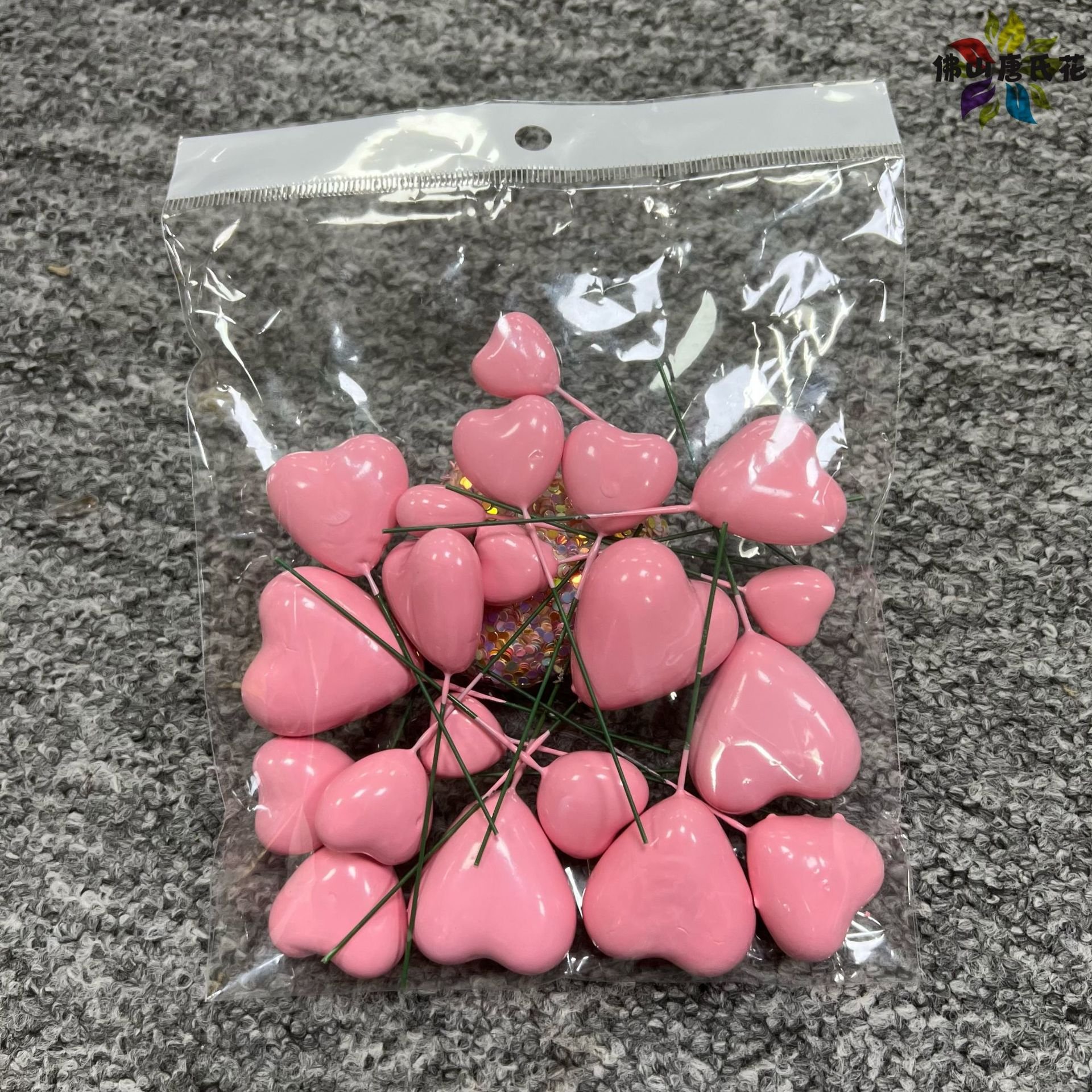 Hot selling Heart shaped ball cake decoration party supplies mixed in one bag factory wholesale