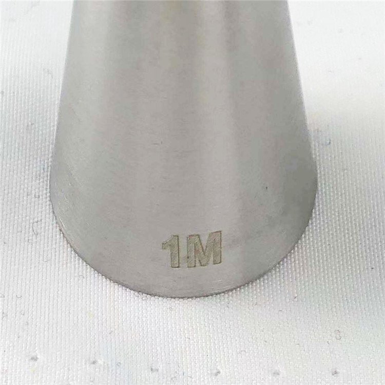 Medium Size 1M Fondant Cake Decorating Tool Food Grade Stainless Steel Piping Nozzle Box Bag OPP Plastic Piping Tips Toppers