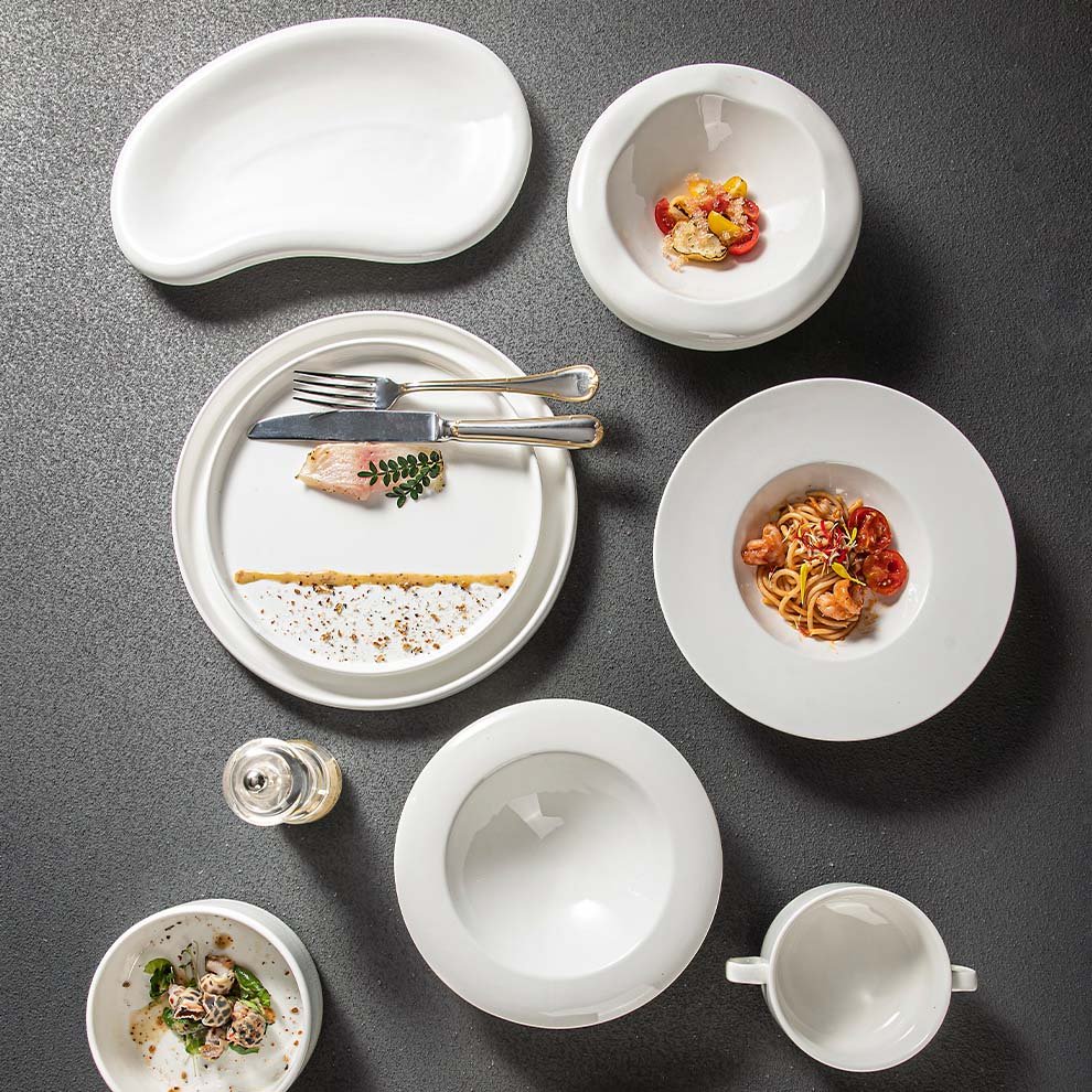 Custom Logo Minimalist Polished Tableware Wedding Buffets Restaurants Pasta Dishes White Ceramic Charger Entrees Flat Plates