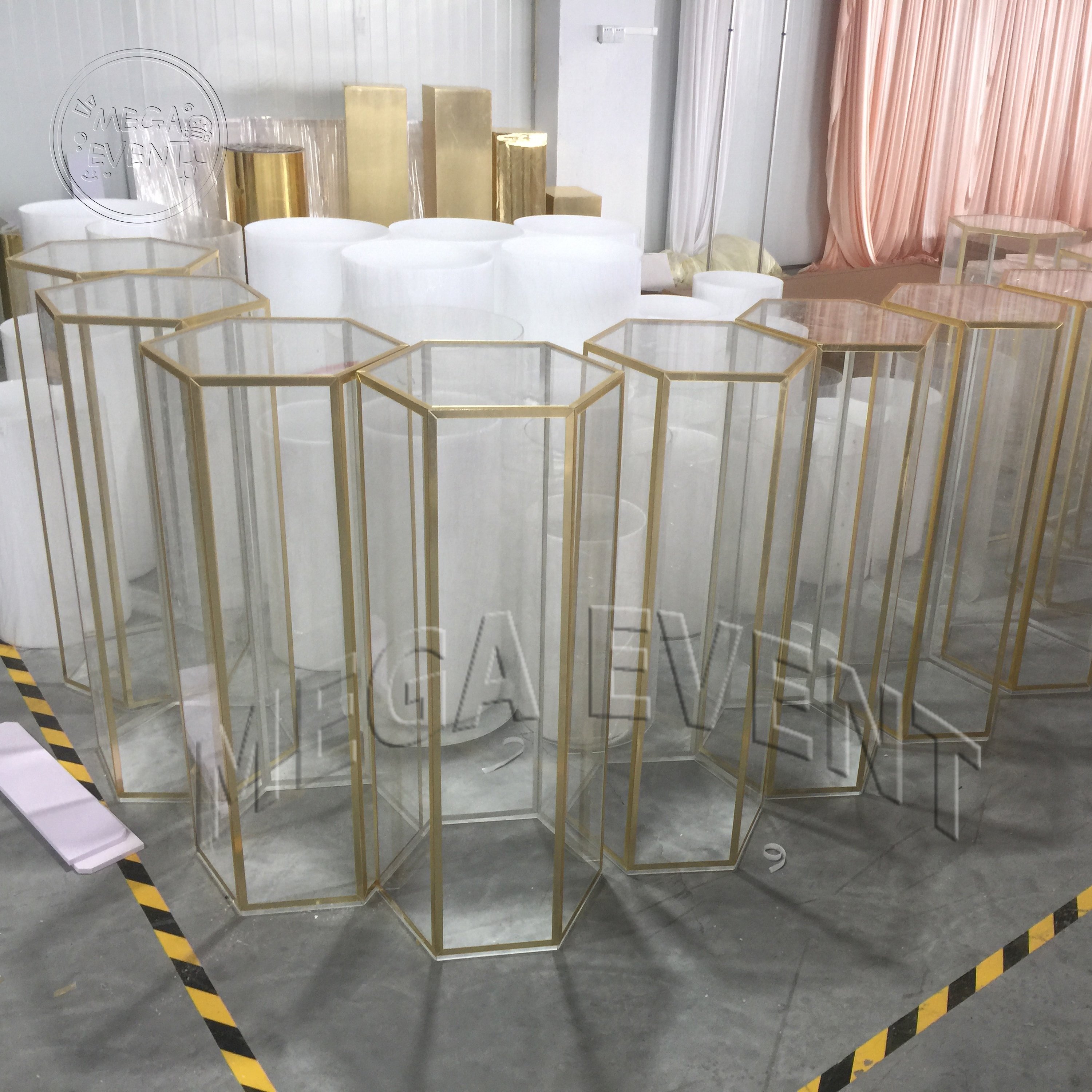 Factory direct sale party supplies acrylic cake stand set party decor clear dessert display plinth decorative cylinder for event