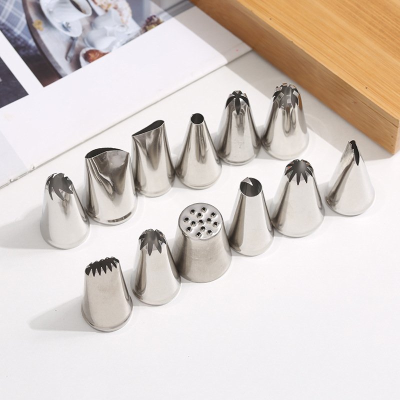 69 pcs pastry Bags Icing Tips Piping Bags Tips Frosting Piping Kit Cake Decorating Supplies