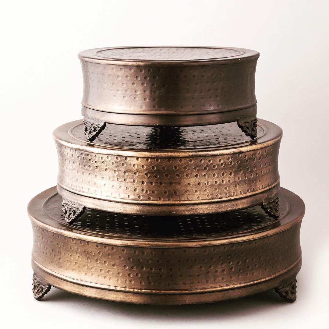Wholesale Supply Cake Decorating Wedding Party Rotating Silver Round Metal Cake for birthday cake