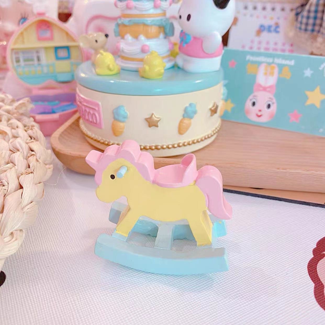 Resin crafts cute cake decoration Trojan horse play baby shower decoration cake topper toys