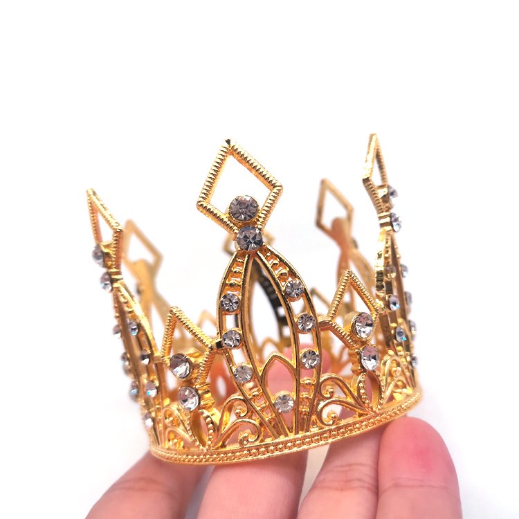 Gold Rhinestone Birthday Cake Tiara Small Baroque Crown for Flower Decorations for Party Supplies Festive Diwali Celebrations