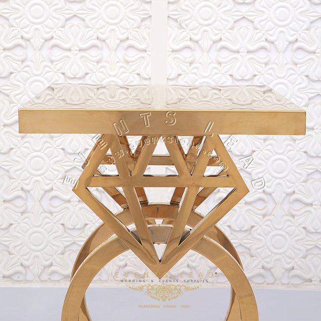 Shiny diamond shape luxury stainless steel cake table wedding gold table cake