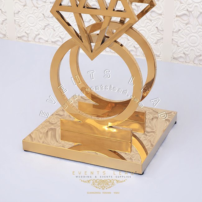 Shiny diamond shape luxury stainless steel cake table wedding gold table cake
