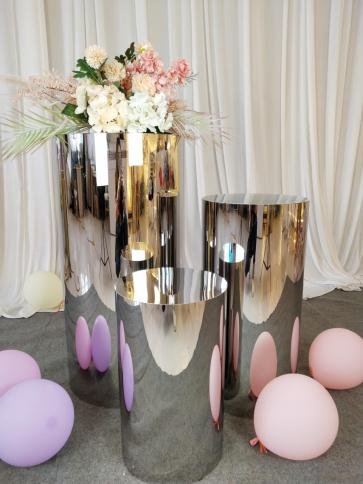 Factory Wholesale Stainless steel Shiny Gold Cylinder Dessert Table Stand Wedding Decorations for Event and Party Backdrop