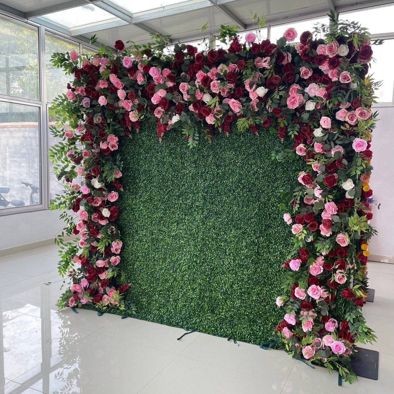 Fake Flower Wall Decor Paper Wedding Party Supplies Photo Backdrop for Bridal Shower Fabric Cloth Decorative Flower Wall