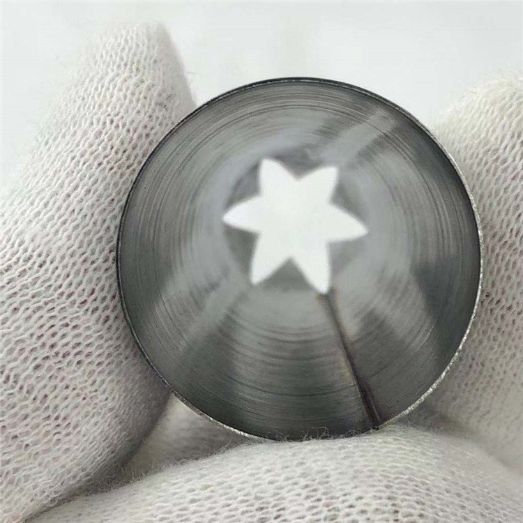 Medium Size 1Pcs Food Grade Stainless Steel #1M Fondant Cake Decorating Tool Piping Nozzle and Piping Tips Toppers Set