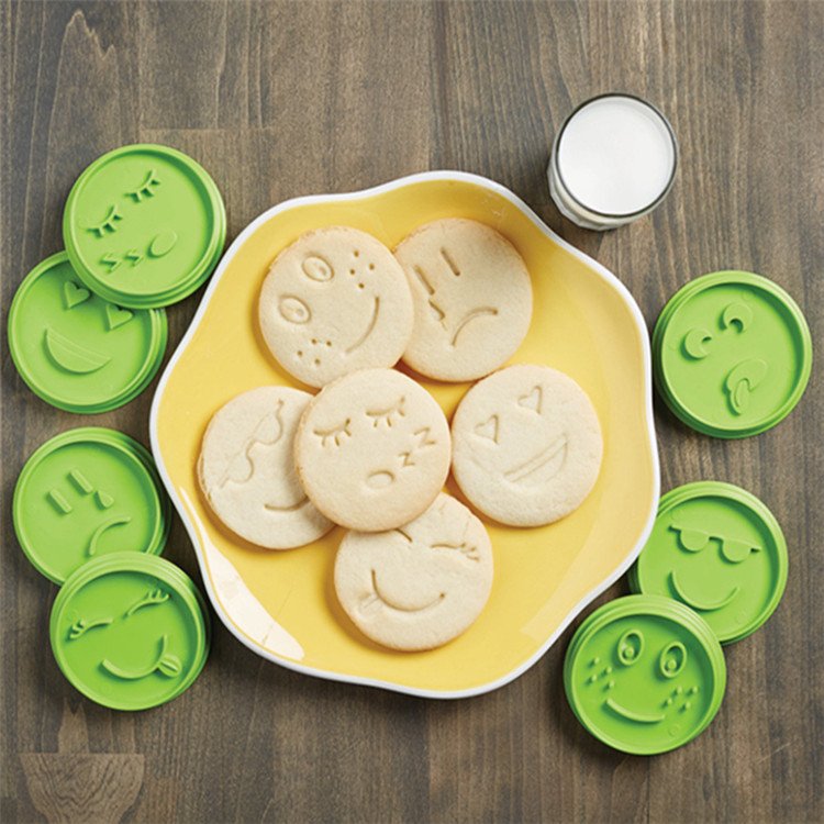 Biscuit Moulds 7Pcs /set DIY Smiling Face Fondant Cookie Cutter Set Cake Decorating Tools Embossing Moulds Smiley Biscuit Mold