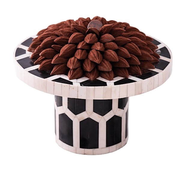Wholesaler Manufacture Best selling gorgeous decorative handcrafted mother of pearl cake stand made in Vietnam