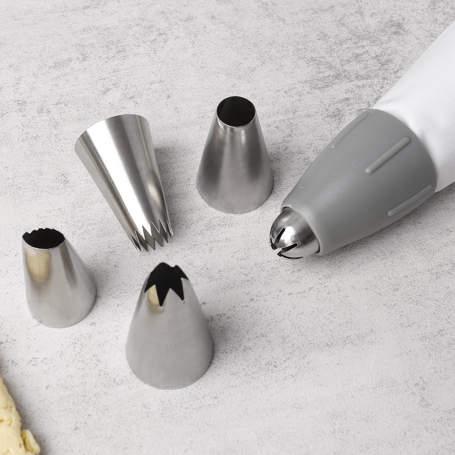 Professional custom durable baking pastry cookie biscuit supplies item cake decorating kit