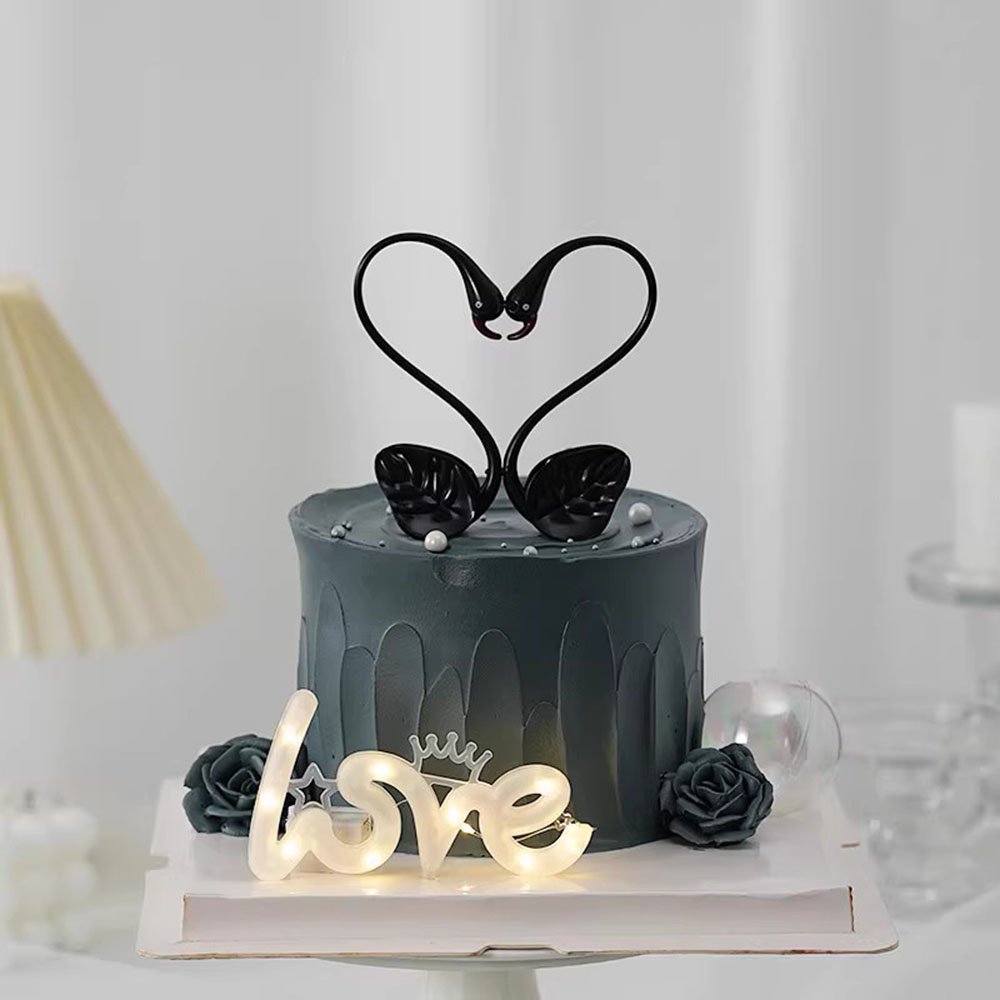 Valentine's Day beautiful cake decoration black and white swan decoration goddess birthday love bird plug-in