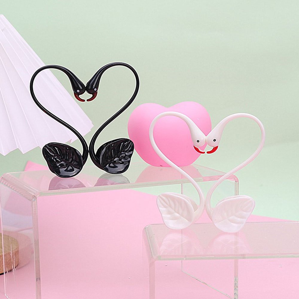 Valentine's Day beautiful cake decoration black and white swan decoration goddess birthday love bird plug-in